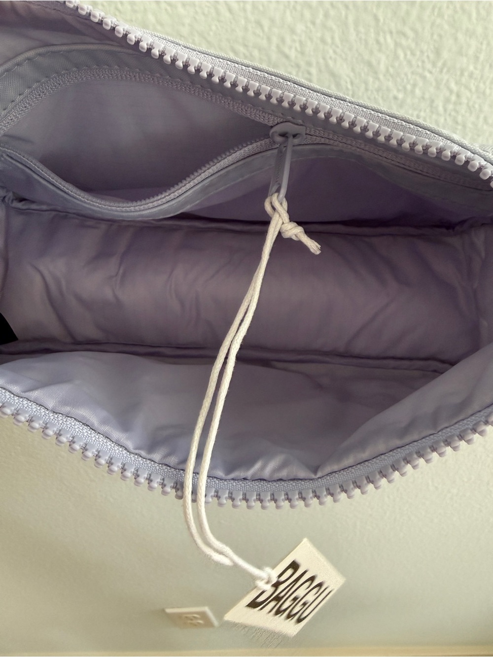 NWT BAGGU Swan Shoulder Bag in Lavender Grey - Picture 4 of 5